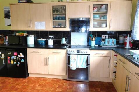 14 Mead Way Kitchen.JPG