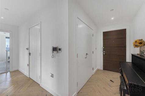 Holly Tree Apartments