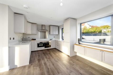 Warren Road, kitchen 3 .jpg