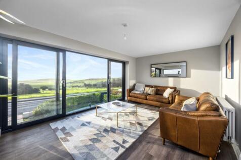 Warren Road, lounge 1.jpg