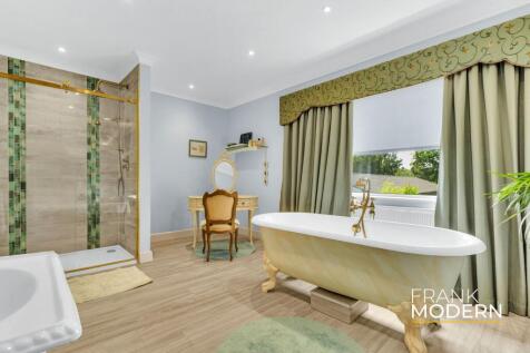 Bedroom One En-suite