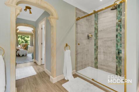 Bedroom One En-suite