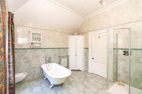 Jack &amp; Jill Bathroom