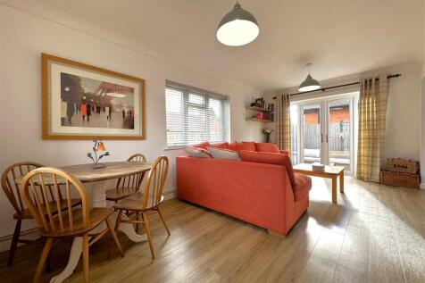 Generous Lounge/Diner 080