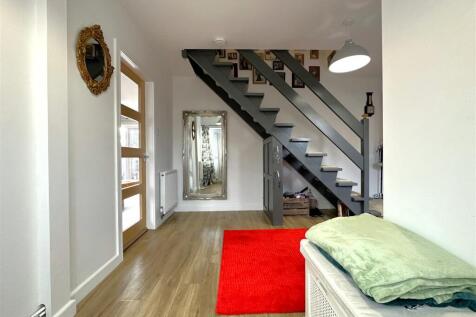 Inviting Reception Hall 034