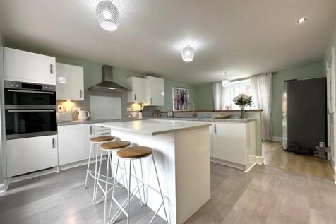 OPEN-PLAN Dining Kitchen 172