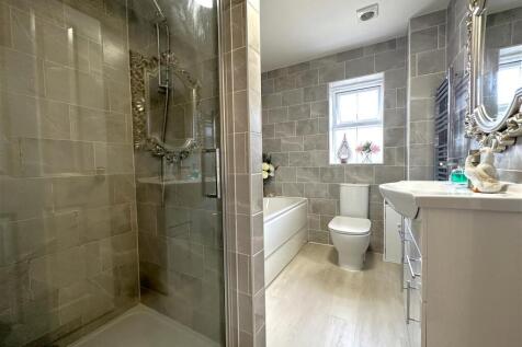Four-Piece Family Bathroom 221