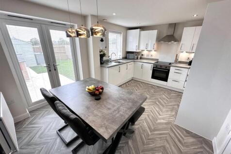 Superb Dining Kitchen 409