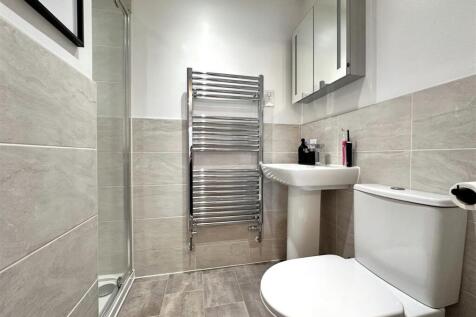 En-Suite Shower Room 382