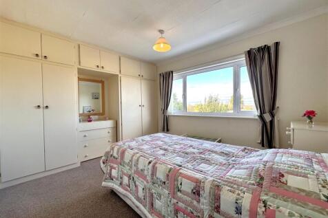 Second Bedroom With Fitted Wardrobes 853