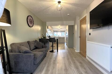 OPEN-PLAN Living/Dining Kitchen 391