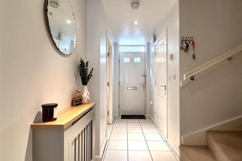 Inviting Entrance Hall 496