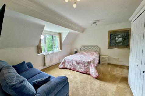 Master 2 Bed QV.jpg