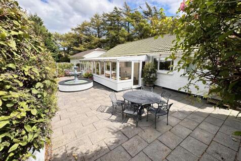patio and garden room.jpg