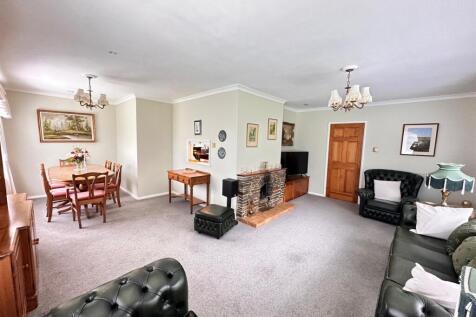 lounge and dining.jpg