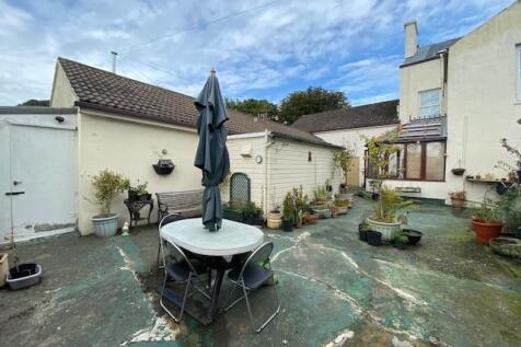 COURTYARD GARDEN.jpg