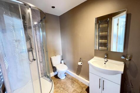 2 Nursery Ave (1).JPG