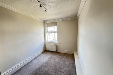 2 Nursery Ave (12).JPG