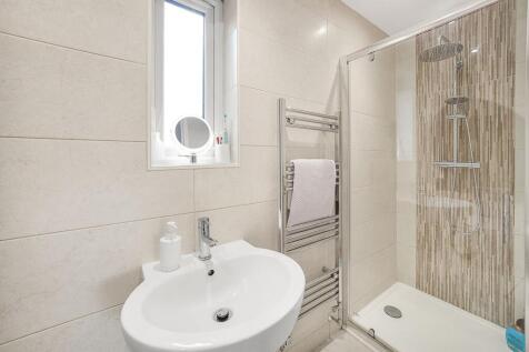 Ensuite to Bedroom One