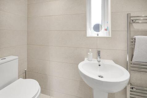 Ensuite to Bedroom One