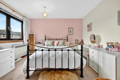 29 woodbank gardens, largs_11.jpg