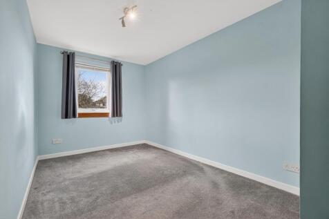 2 woodbank gardens, largs _10.jpg