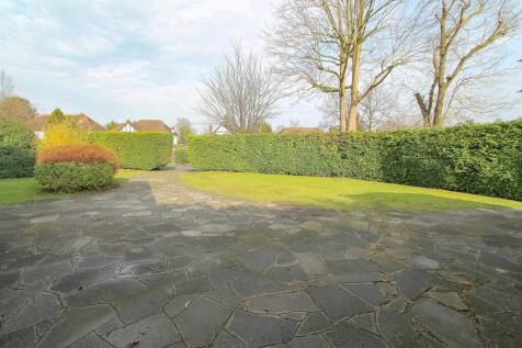 DRIVEWAY.jpg
