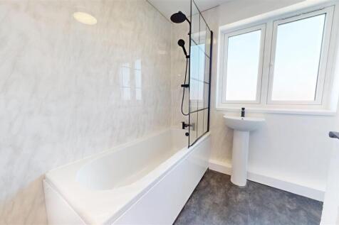 Briars Green Bathroom