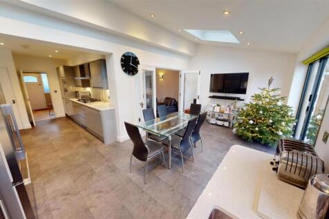 Eagle Crescent Kitchen