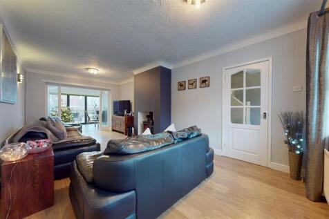 Eagle Crescent Living Room