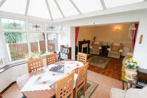 Conservatory Dual Aspect