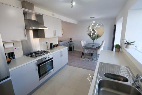 Kitchen Dual Aspect