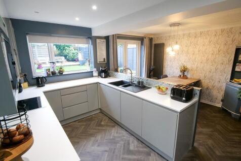 Kitchen Dual Aspect