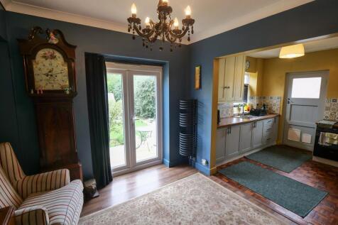 Dining Room Dual Aspect