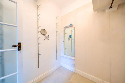 1305611-4-6846a41...