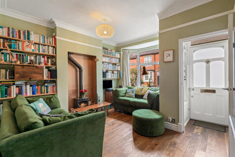 8, Thurlow Road, Leicester, LE2 1YE