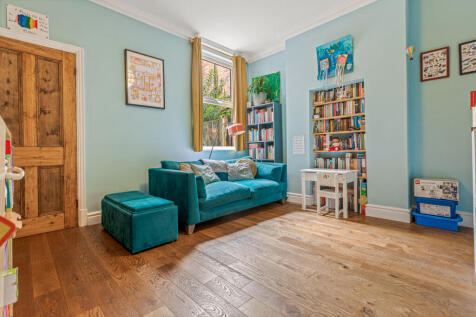 8, Thurlow Road, Leicester, LE2 1YE