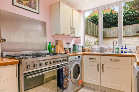 8, Thurlow Road, Leicester, LE2 1YE