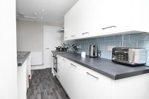 Pic 4 - 12 Ulster Street.jpg