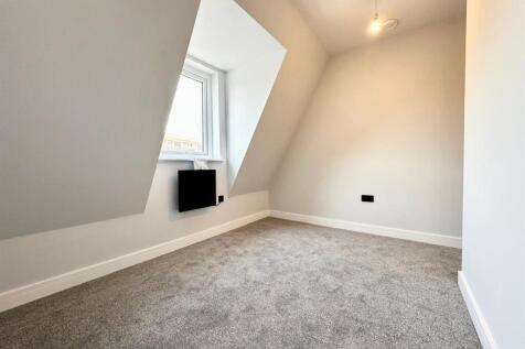 WhatsApp Image 2025-06-20 at 18.11.24 (4).jpeg