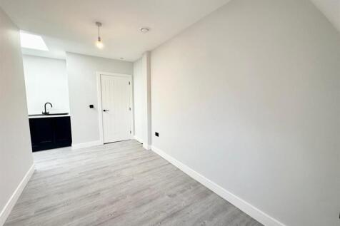 WhatsApp Image 2025-06-20 at 18.11.24.jpeg