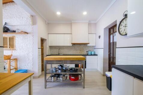 6. Kitchen 3