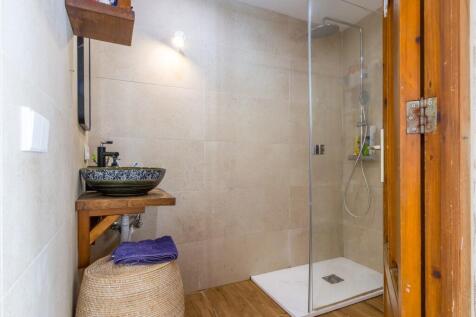 9. Downstairs Bathro