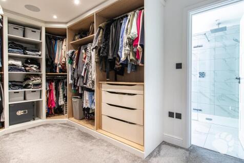 Walk-In Wardrobe