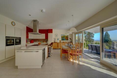 48a Worcester Rd (33