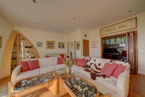 48a Worcester Rd (26