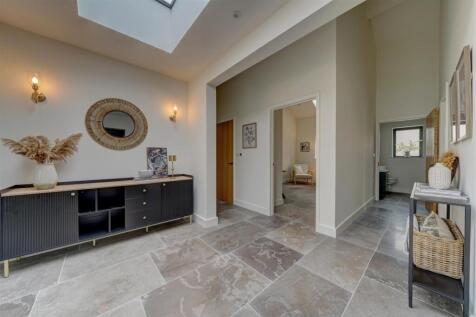 Arrow House (32).jpg