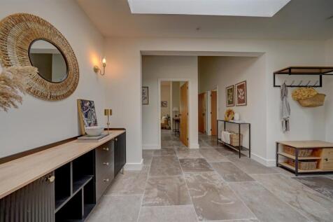 Arrow House (33).jpg