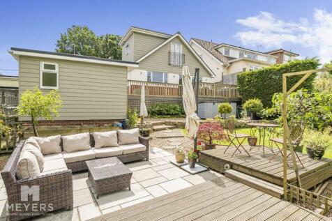 Stunning Landscaped Gardens 