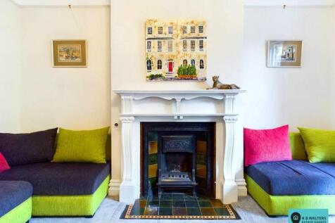 Living Room Feature 